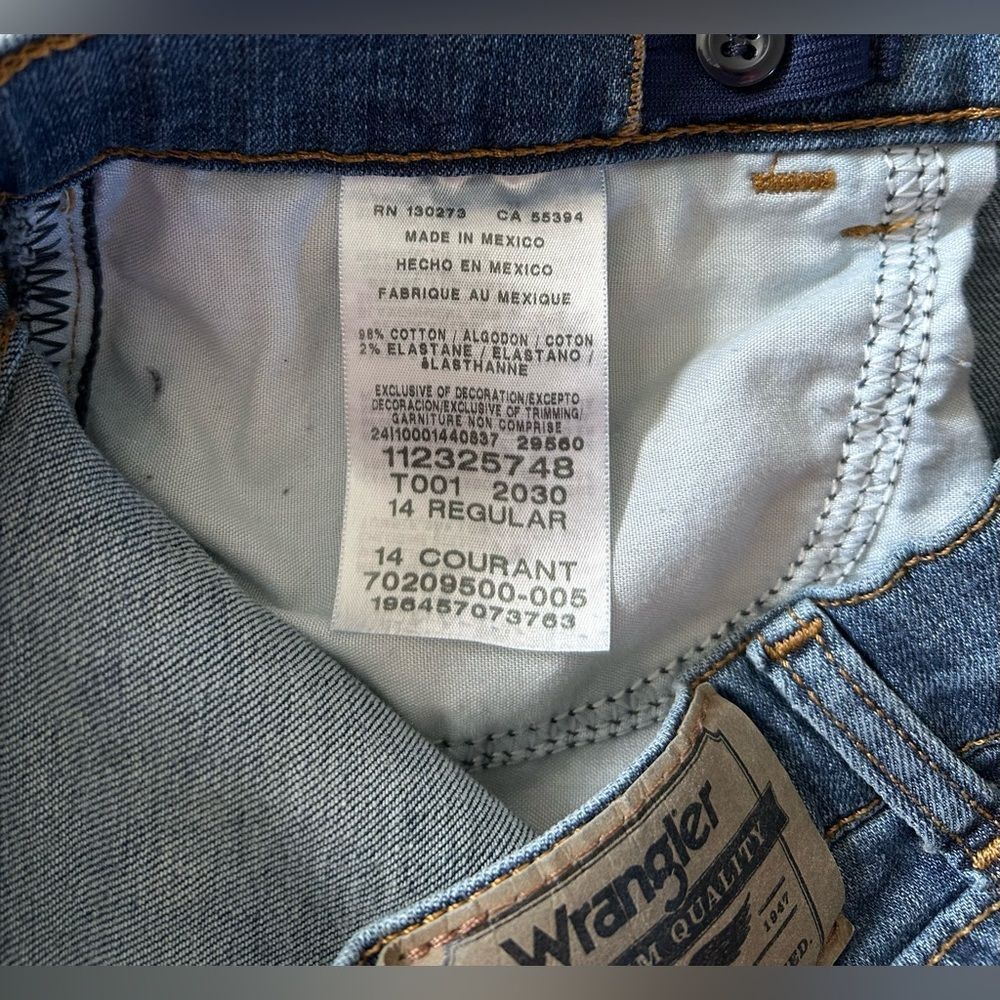 PREOWNEDββ¦ WRANGLER βSize: 14β Classic Straight Jeans - Picture 6 of 6